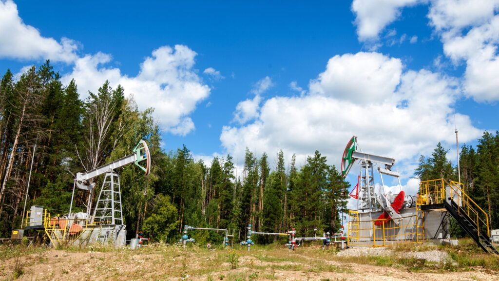 The Comprehensive Guide to Understanding Shut-In Clauses in the Oil and Gas Industry